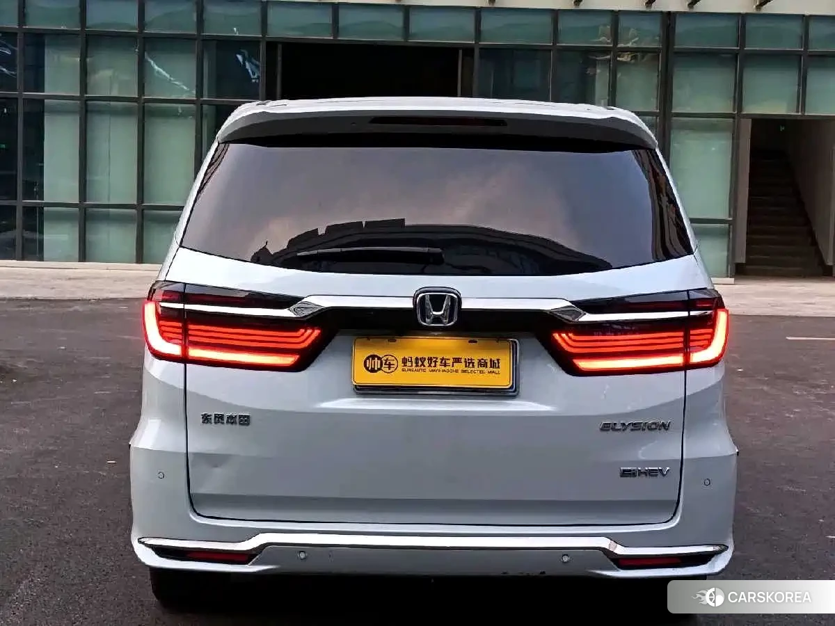 Honda Elysion 2023 Белый из Китая