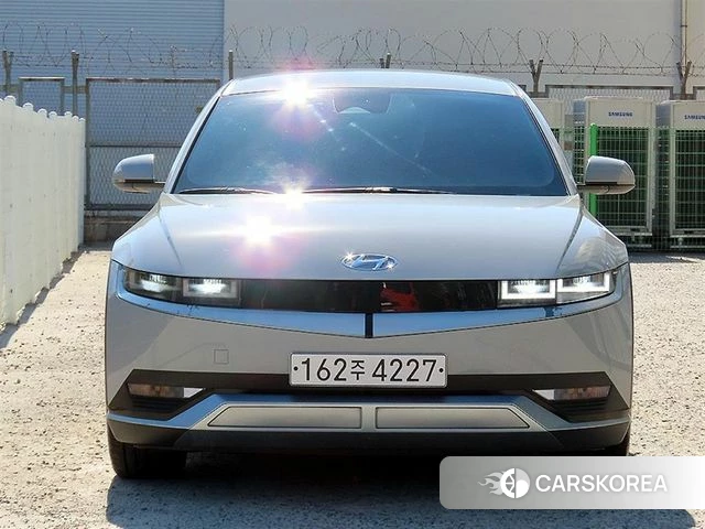 Hyundai Ionic 5 2022 Серебристо-серый из Кореи