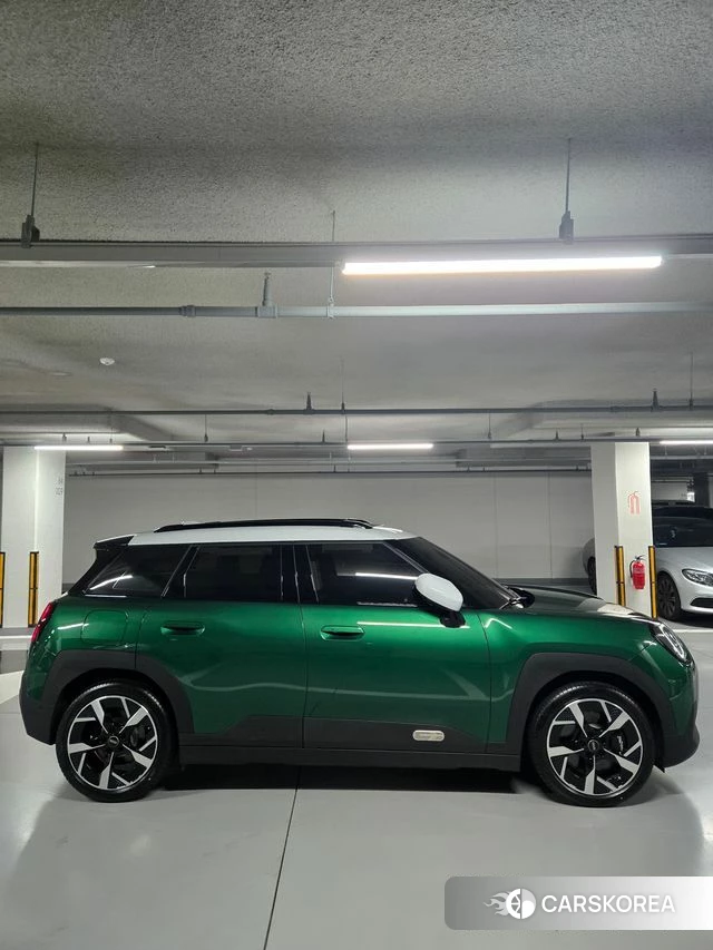 Mini Ace Man 1st Generation 2026 Темно-зеленый из Кореи