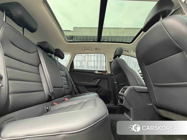 Volkswagen Tharu 2021 Белый из Китая