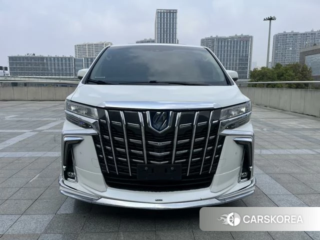 Toyota Alphard 2021 Белый из Китая