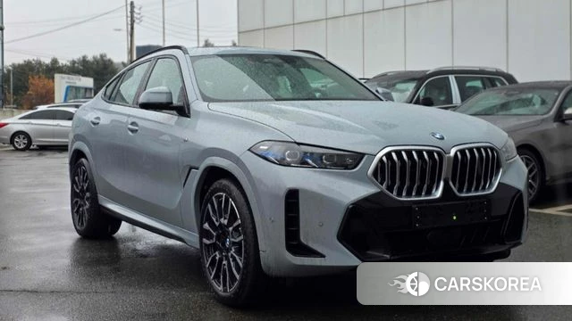 BMW X6 (G06) 2026 Светло-серебряный цвет из Кореи
