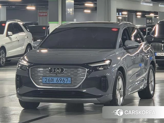 Audi Q4 e-Tron (F4) 2022 Небесно-голубой из Кореи