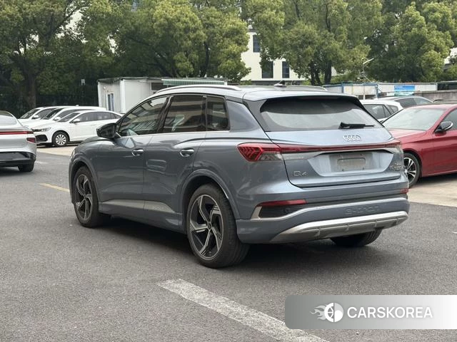 Audi Q4 2023 Синий из Китая