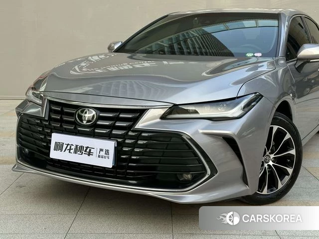 Toyota Avalon 2023 Серебристо-серый из Китая