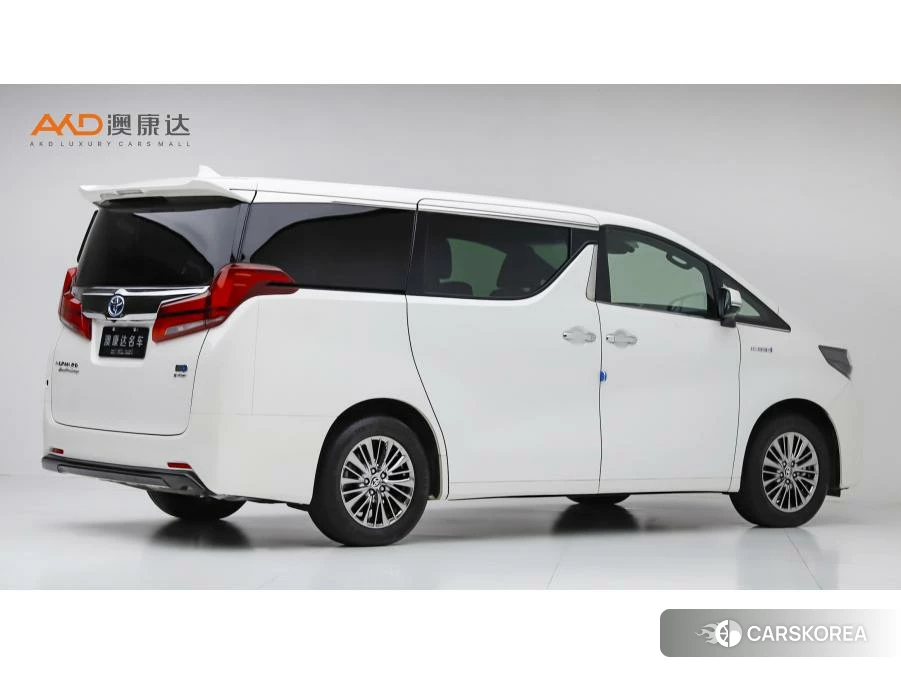 Toyota Alphard 2021 Белый из Китая