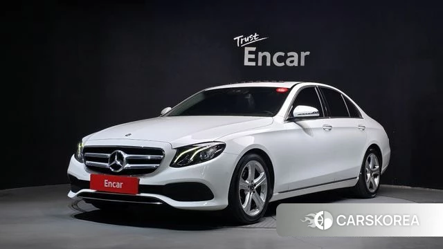 Mercedes-Benz E-Class W213 2018 Белый из Кореи