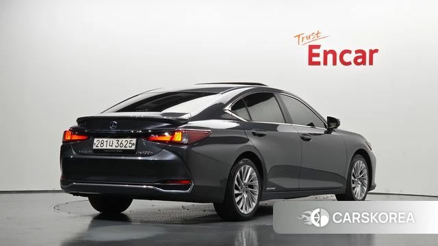 Lexus ES300h 7th generation 2021 Серый из Кореи