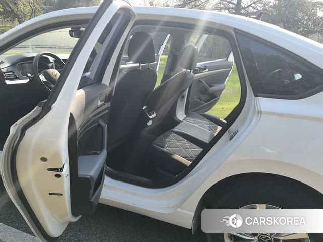 Volkswagen Lavida 2023 Белый из Китая