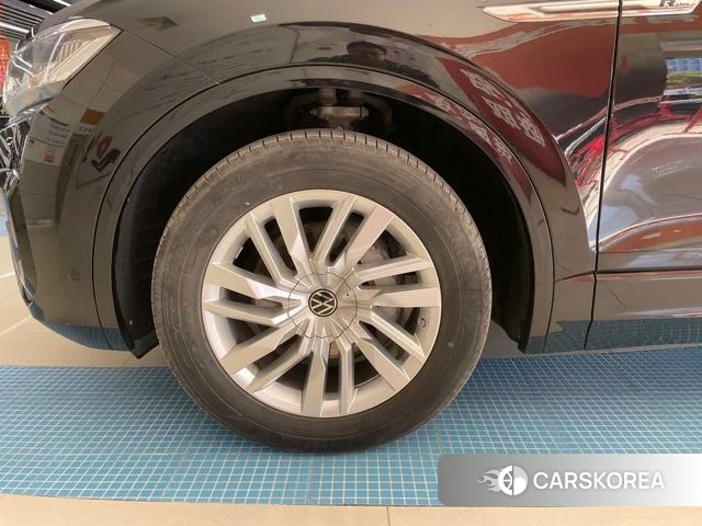 Volkswagen Touareg 2021 Черный из Китая