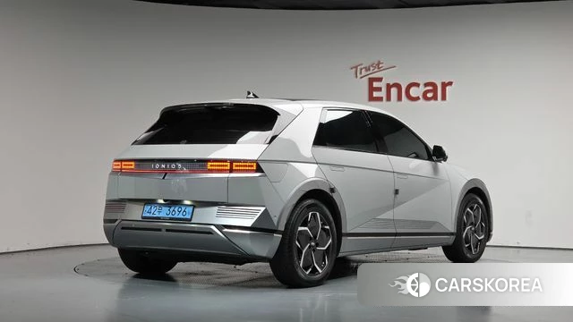 Hyundai Ionic 5 2024 Серебристо-серый из Кореи