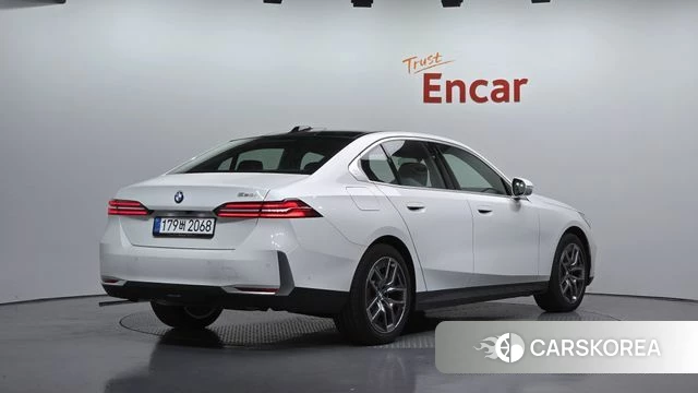 BMW 5 Series (G60) 2026 Белый из Кореи