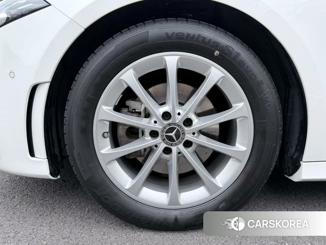 Mercedes-Benz A-Class 2021 Белый из Китая