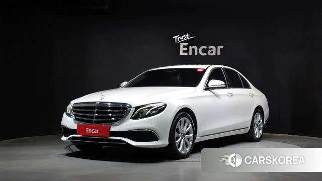 Mercedes-Benz E-Class W213 2018 Белый из Кореи
