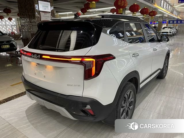 Kia Seltos 2023 Белый из Китая