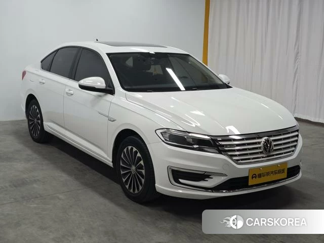 Volkswagen Lavida 2020 Белый из Китая