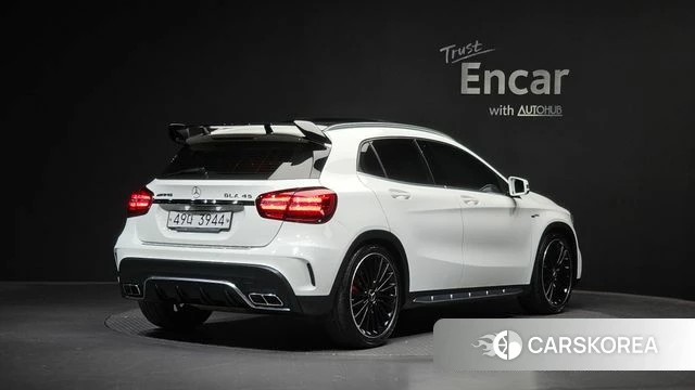 Mercedes-Benz GLA-Class X156 2019 Белый из Кореи