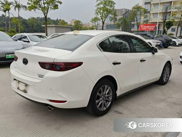 Mazda 3 2021 Белый из Китая