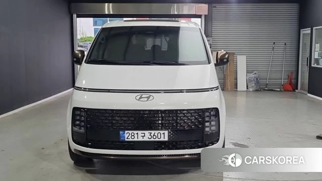 Hyundai Staria 2025 Белый из Кореи