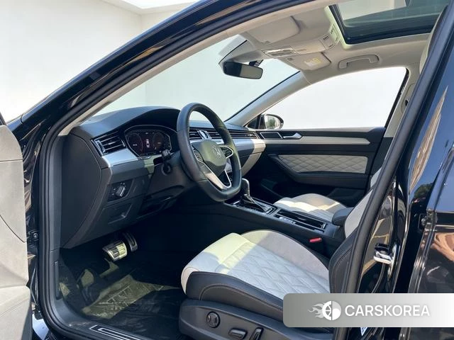 Volkswagen Magotan 2023 Черный из Китая