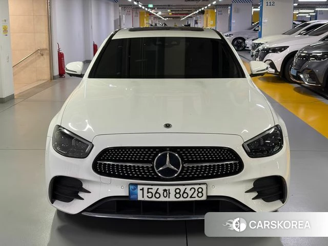 Mercedes-Benz E-Class W213 2023 Белый из Кореи