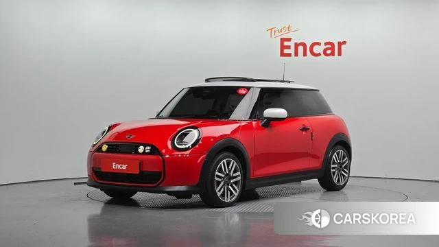 Mini Cooper C 4th generation 2025 Красный из Кореи