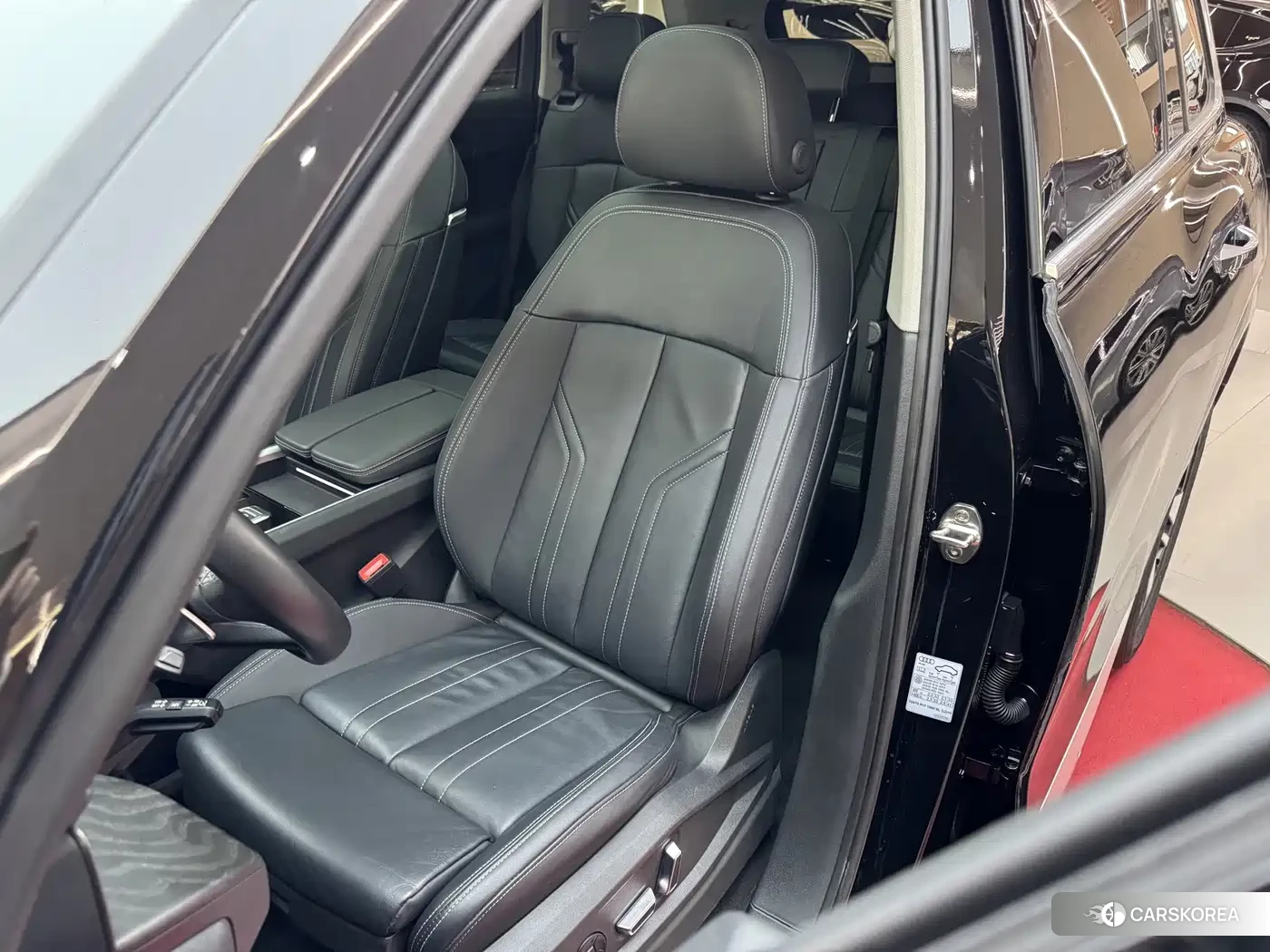 Audi Q6 2023 Черный из Китая