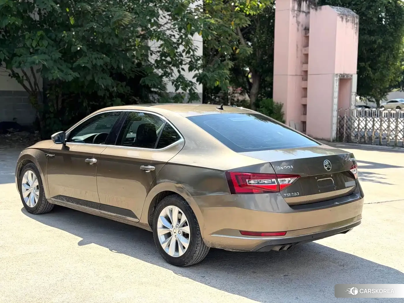 Skoda Superb 2018 Champagne/brown из Китая