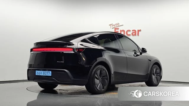 Tesla Model Y 2025 Черный из Кореи