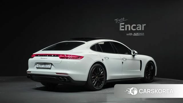 Porsche Panamera (971) 2018 Белый из Кореи