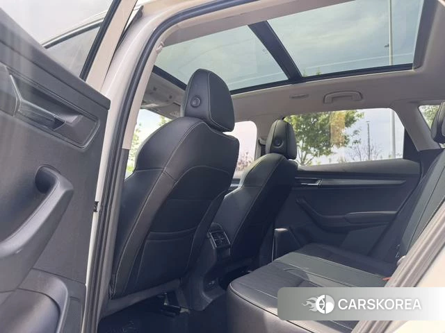 Skoda Karoq 2022 Белый из Китая