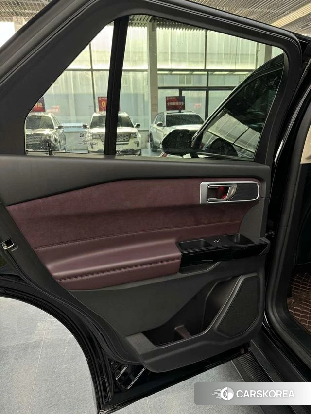 Ford Explorer 2023 Черный из Китая