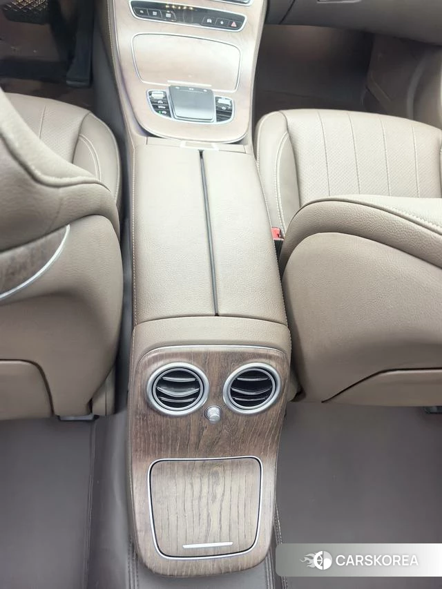 Mercedes-Benz E-Class 2023 Черный из Китая