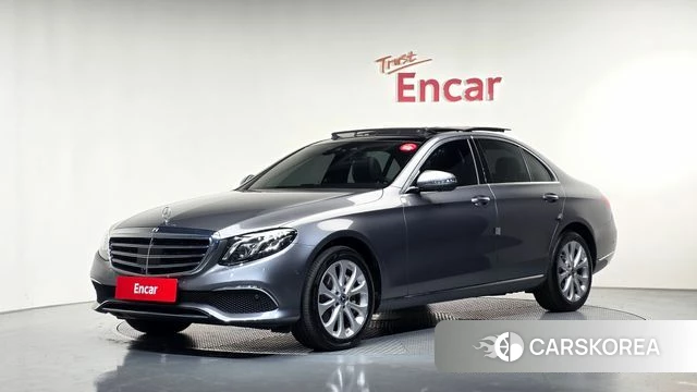 Mercedes-Benz E-Class W213 2019 Серебристо-серый из Кореи