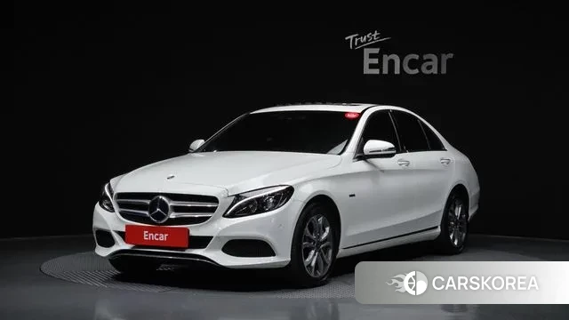 Mercedes-Benz C-Class W205 2018 Белый из Кореи