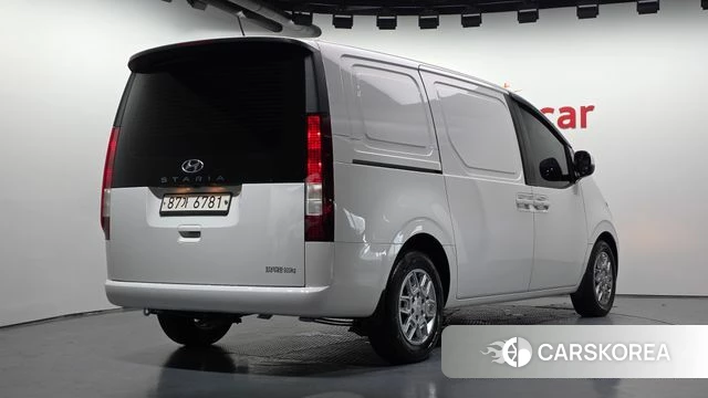 Hyundai Staria 2021 Белый из Кореи