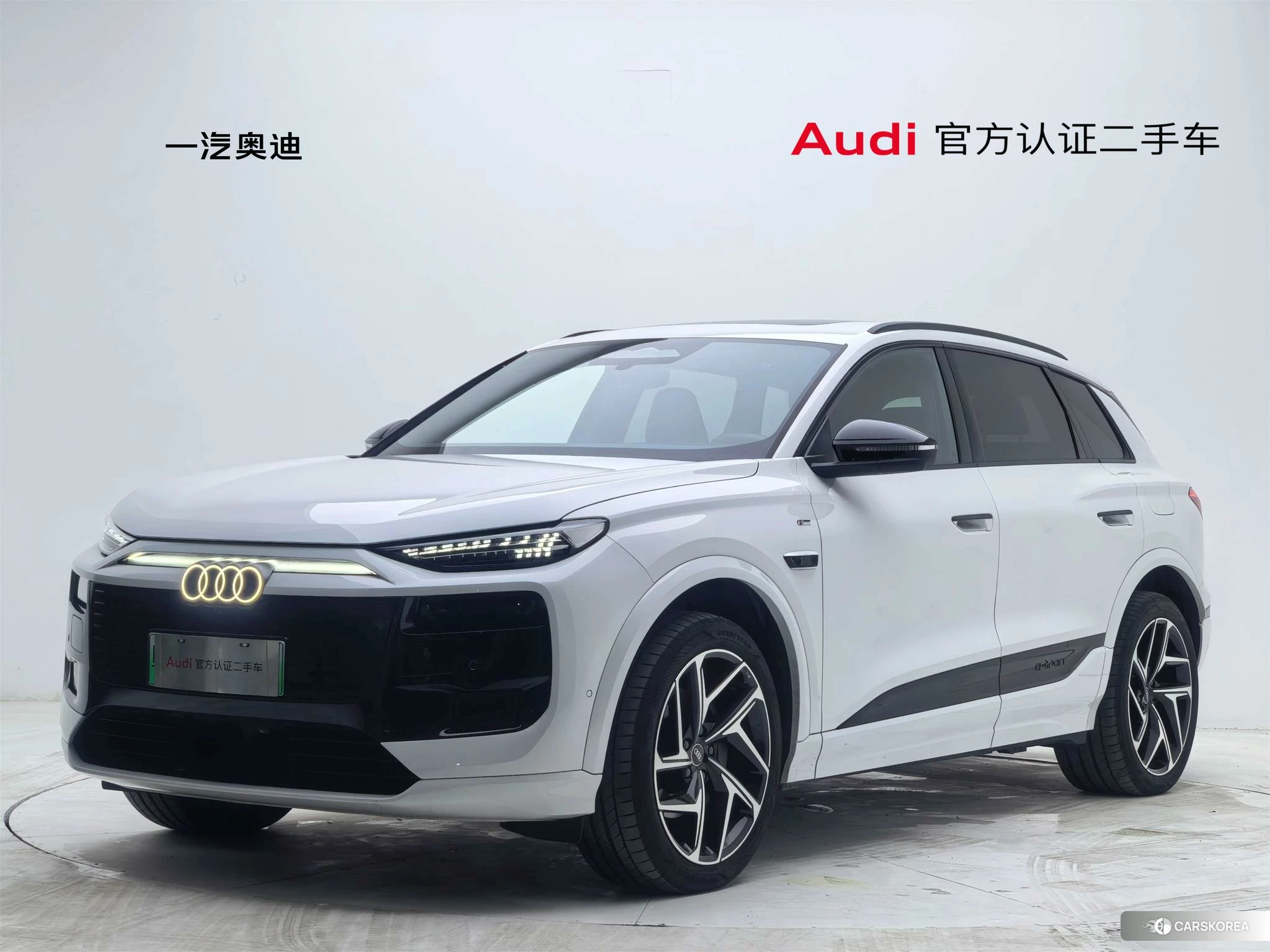 Audi Q6L 2025 Белый из Китая