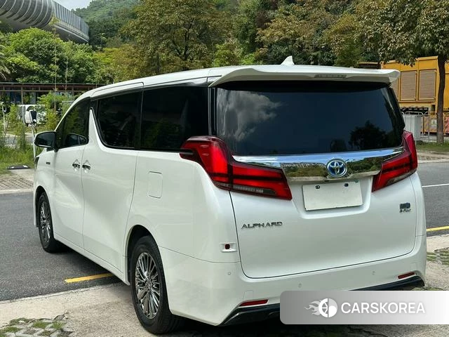 Toyota Alphard 2021 Белый из Китая