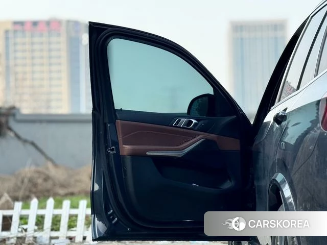 BMW X5 2021 Темно-серый из Китая