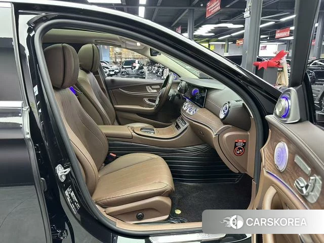 Mercedes-Benz E-Class 2023 Черный из Китая