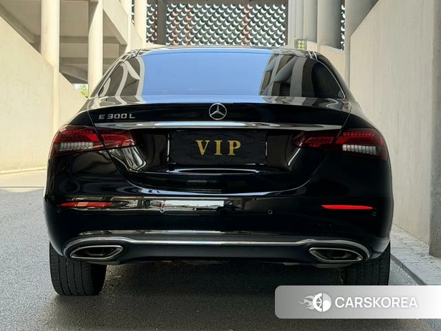 Mercedes-Benz E-Class 2023 Черный из Китая