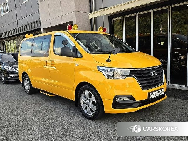 Hyundai The New Grand Starex 2018 Желтый из Кореи