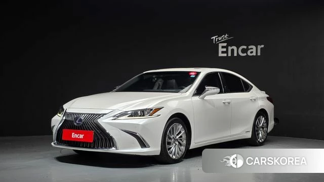 Lexus ES300h 7th generation 2020 Белый из Кореи