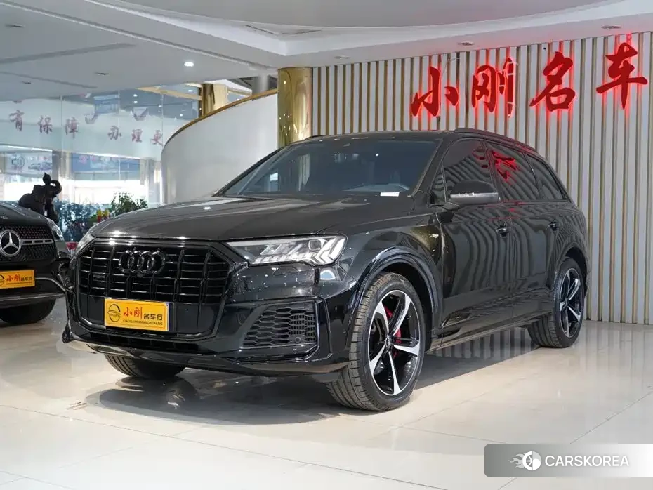Audi Q7 2022 Черный из Китая