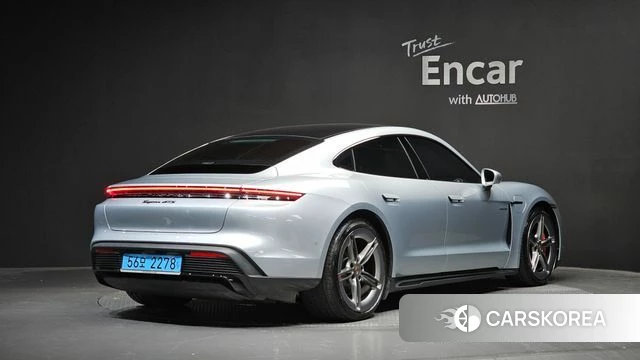 Porsche Taycan 2026 Серебряный из Кореи