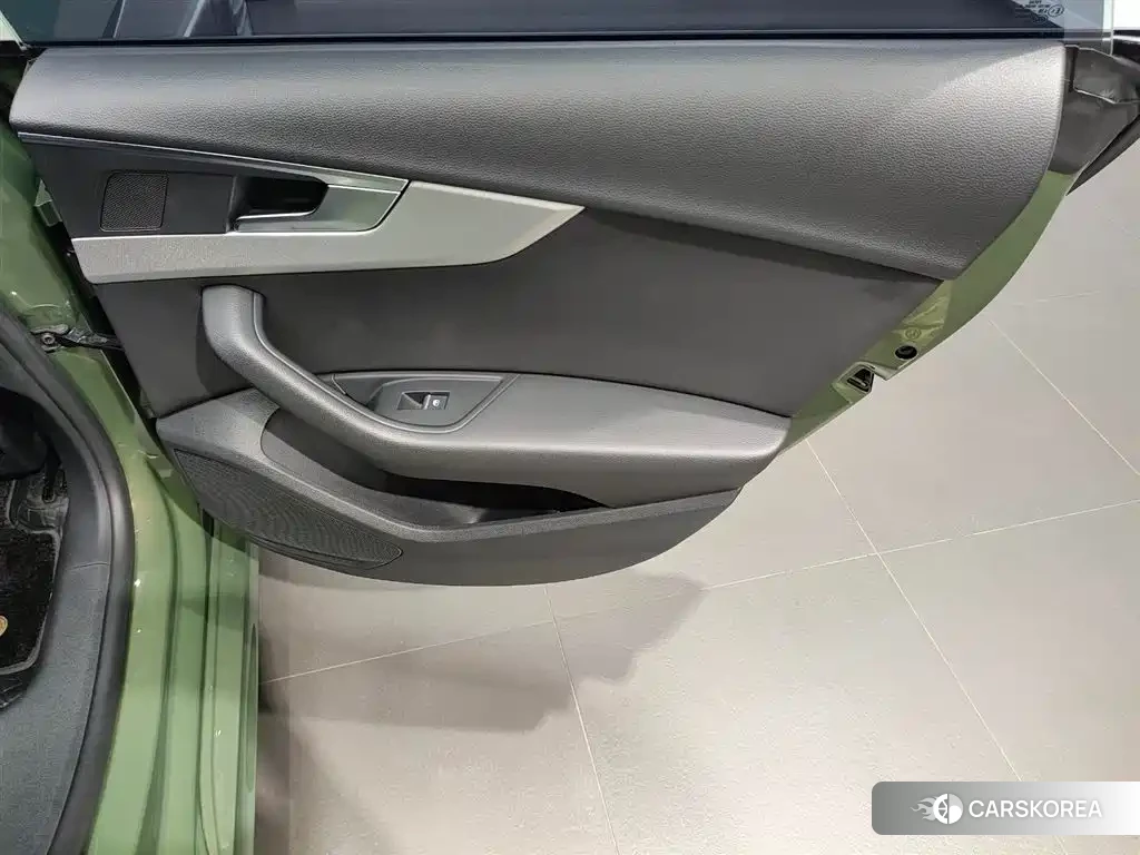 Audi A5 2021 Зеленый из Китая, фото 2