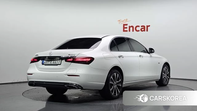 Mercedes-Benz E-Class W213 2021 Белый из Кореи