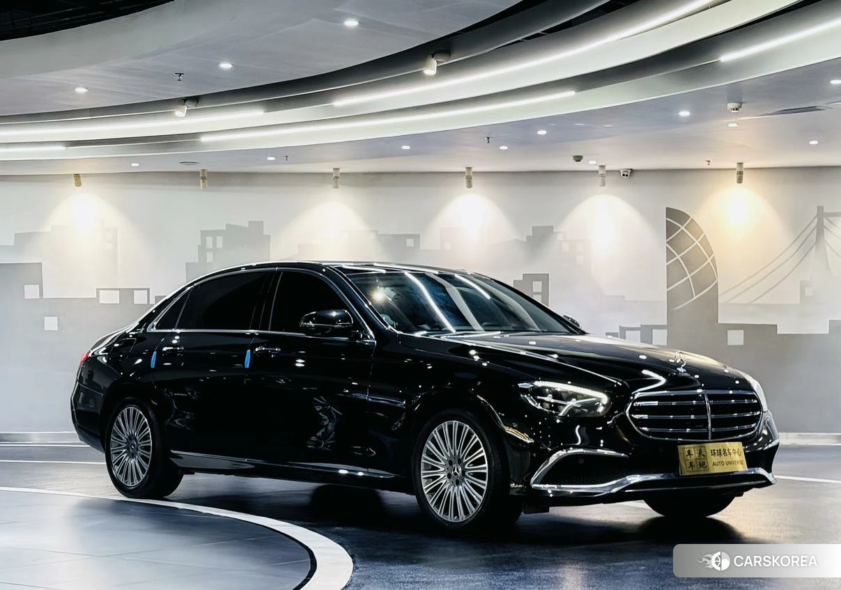 Mercedes-Benz E-Class 2023 Черный из Китая