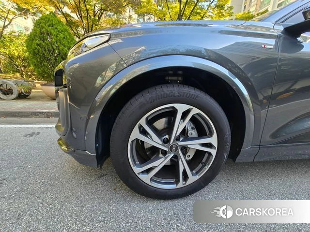 Audi Q6 e-Tron (GF) 2025 Серый из Кореи