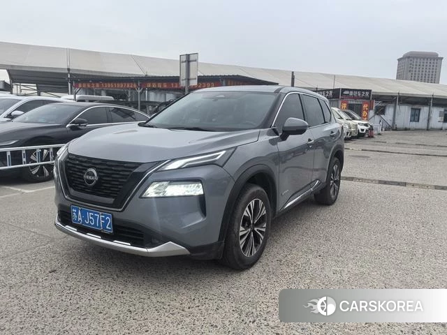 Nissan X-Trail 2024 Серебристо-серый из Китая